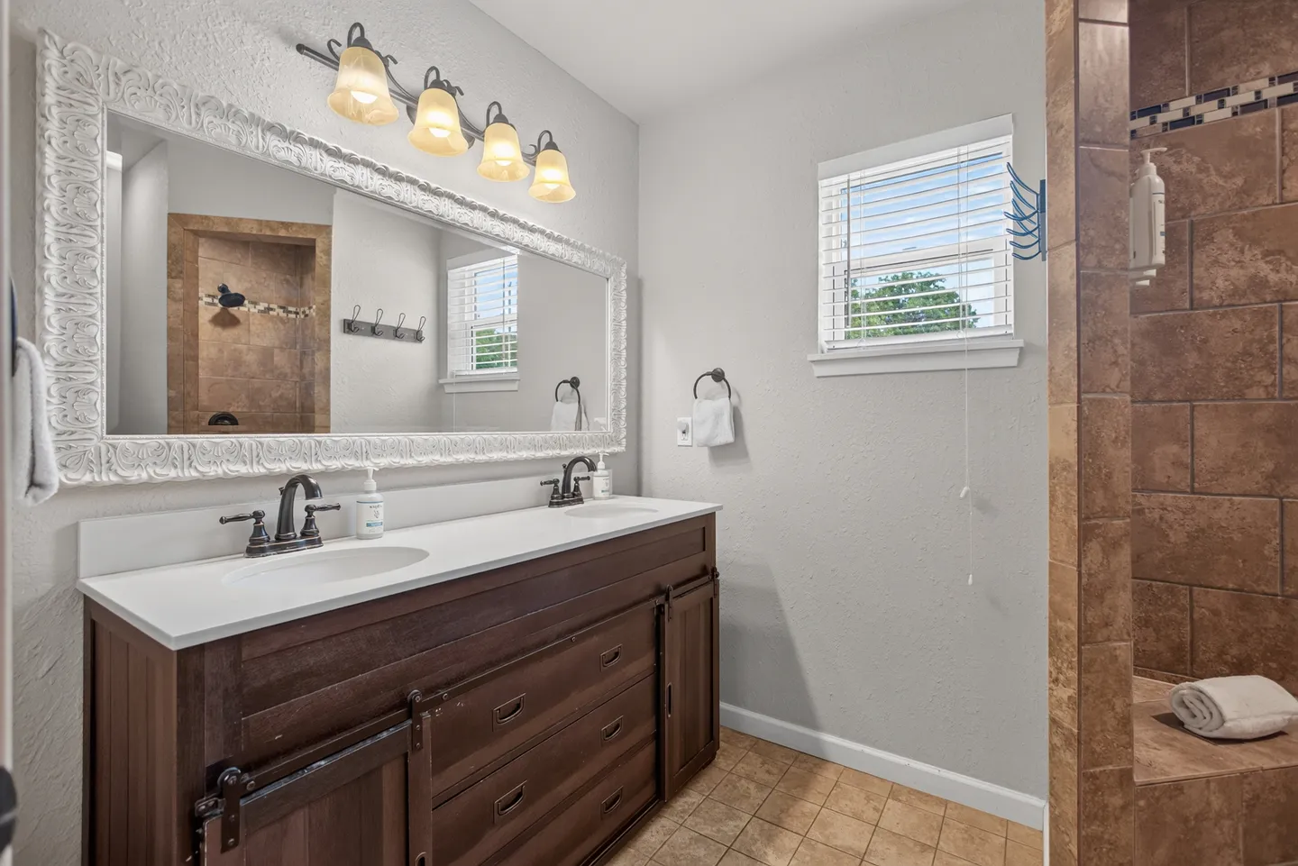 Home photo 14