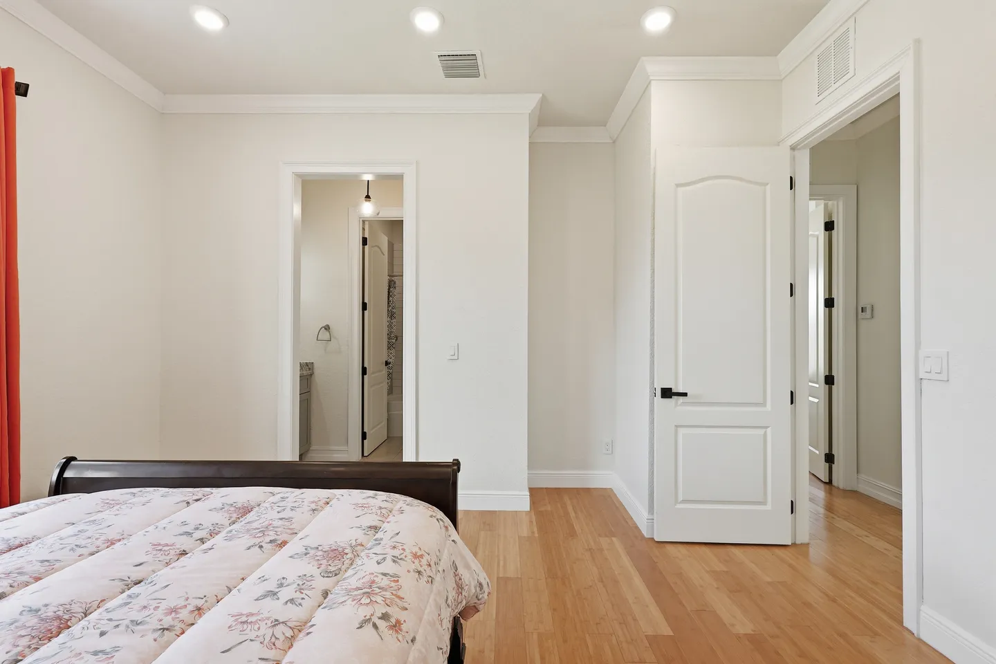Home photo 26