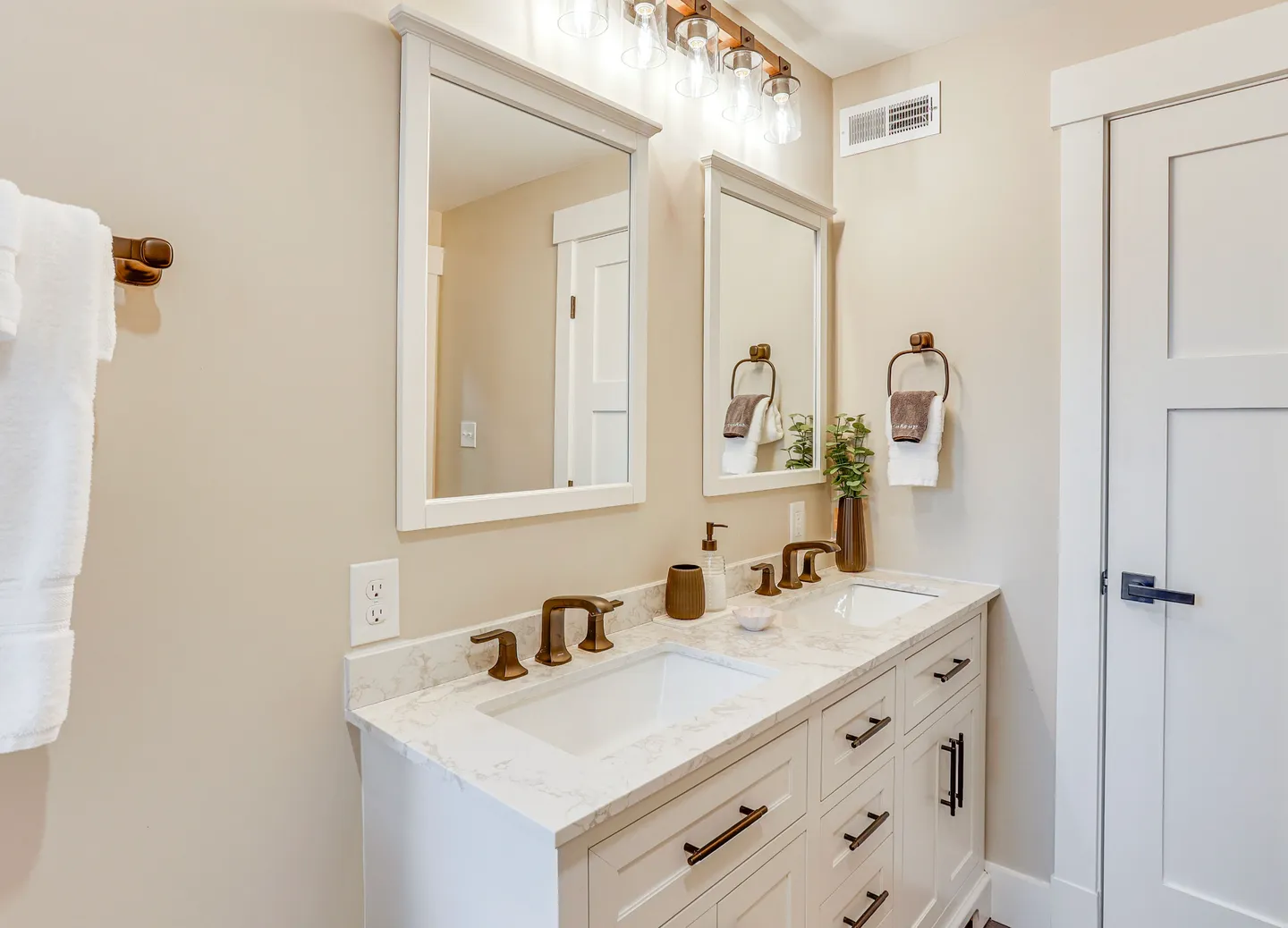 Home photo 17