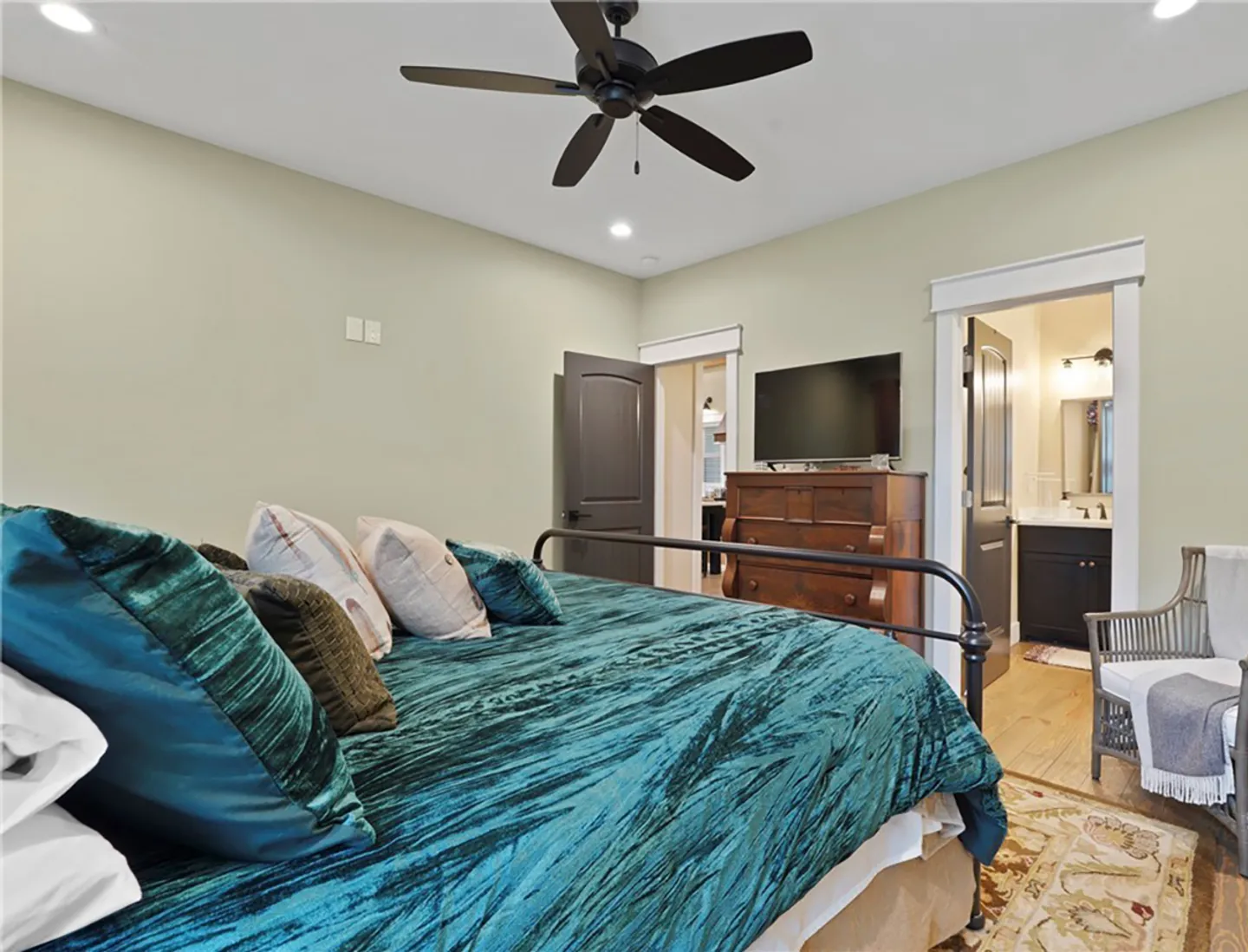Home photo 19