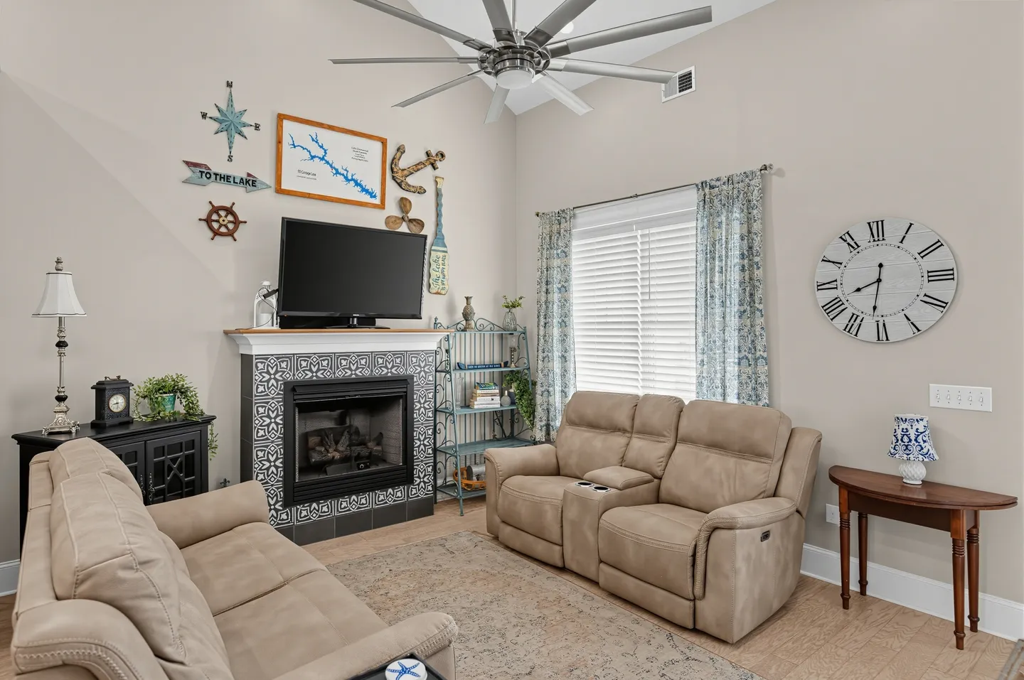 Home photo 38