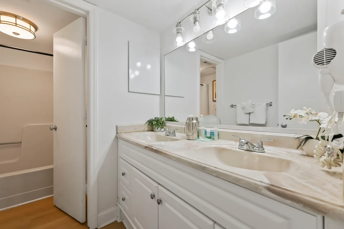 Home photo 28