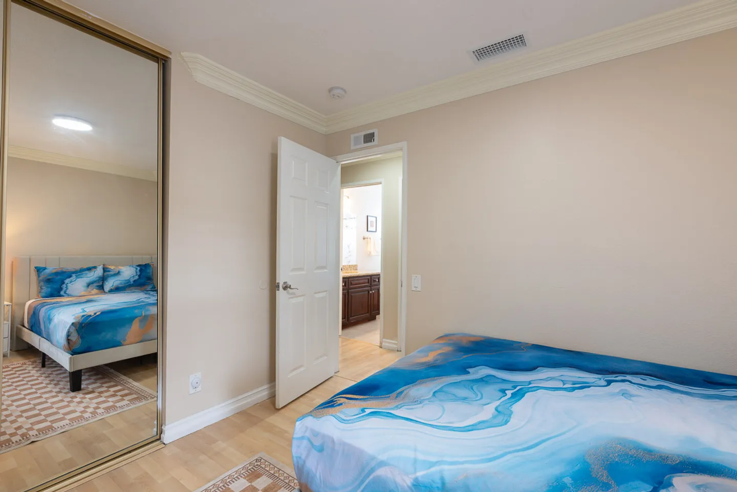 Home photo 18