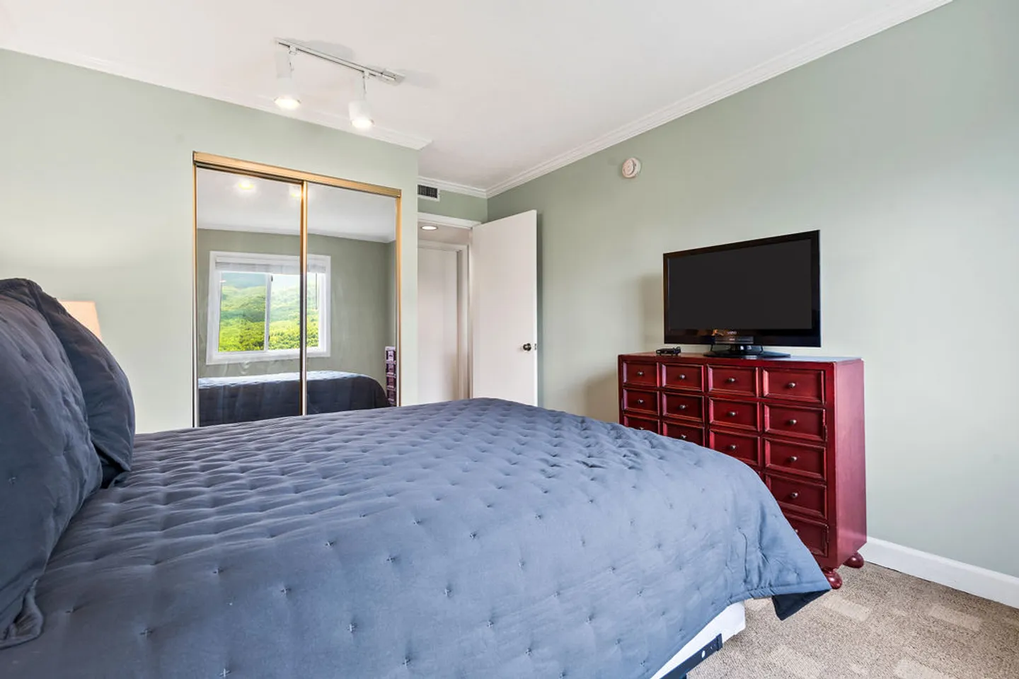 Home photo 19